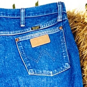 Wrangler Jeans Mens Sz 40x34 Faded Blue Denim (Actual 38x33) Western Cowboy Cut